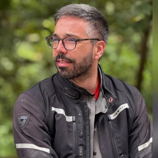 André Vieira da Silva, outdoors, looking to one side